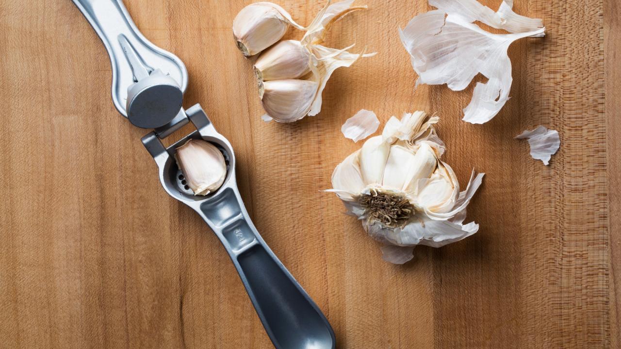 Garlic Presses Are the Worst | Epicurious