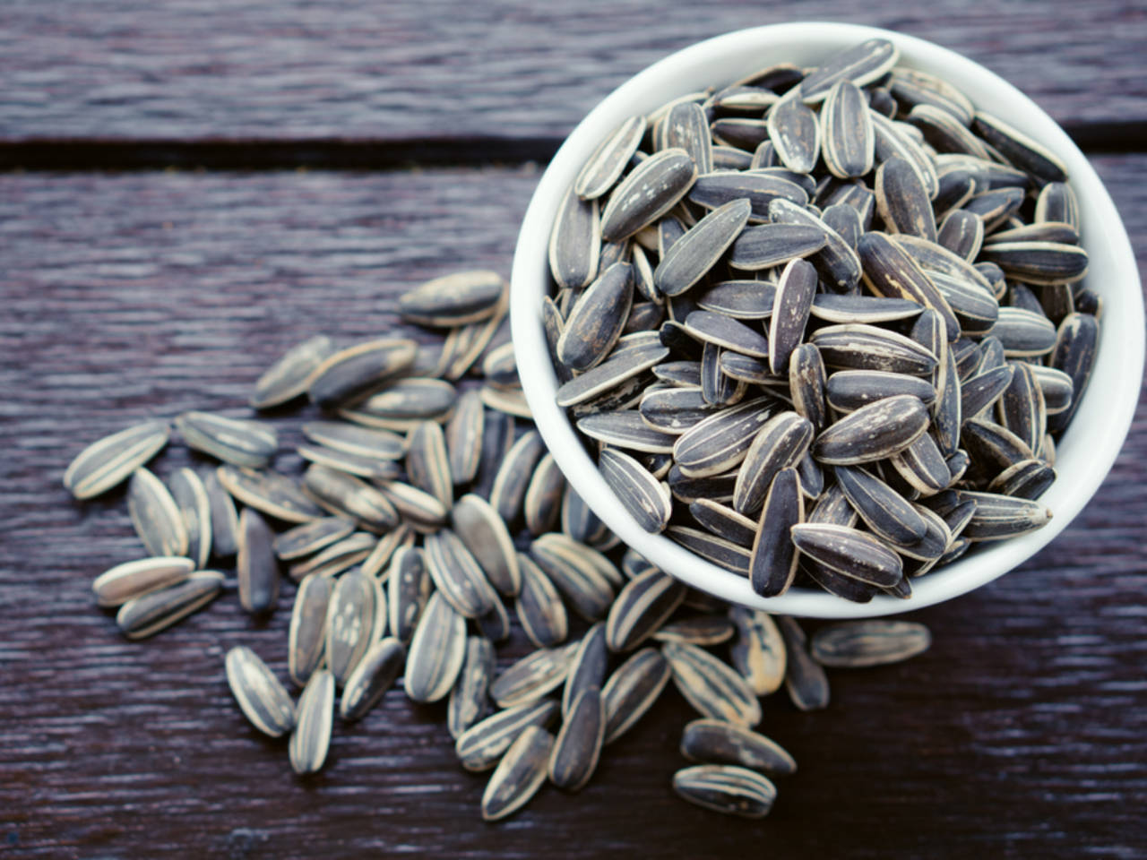 Sunflower seeds: Nutrition, health benefits and the best way to have them - Times of India